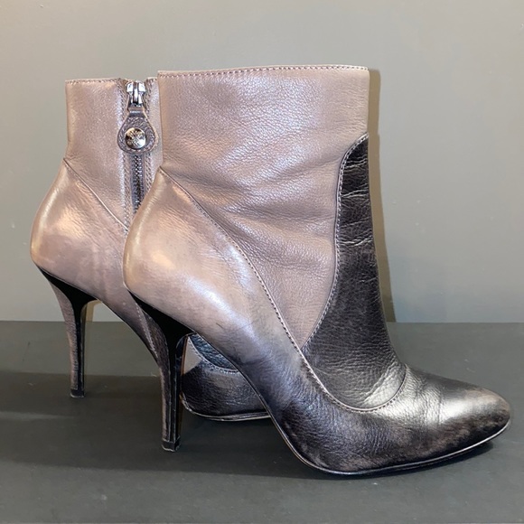 EU36 Modern Vintage Boots w/ Welted Soles & Unique Finish | Pre-Loved Condition - Picture 3 of 6